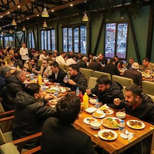 Şemdinli’de Şehit Yakınları ve Gaziler Onuruna İftar Programı Düzenlendi - fotoğraf 1