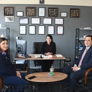İl Müdürümüz İlkay Türkoğlu, KOSGEB desteğiyle kendi iş yerini kurarak girişimcilik alanında örnek bir başarı hikâyesi ortaya koyan Saldivs Cosmetic firması sahibi Bergen Hanım’ı iş yerinde ziyareti - fotoğraf 2