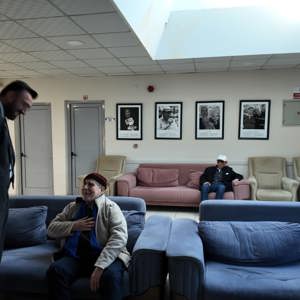 BARINMA YARDIMLARI DAİRE BAŞKANI YUNUS EMRE ALP SEYHAN HUZUREVİMİZİ ZİYARET ETTİ - fotoğraf 4