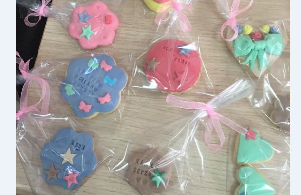 Aşçılık Ve Temel Makyaj Kurslarında Başarı Sağlayan Çocuklarımıza Sertifikaları Verildi