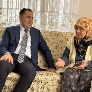 İl Müdürümüz İlkay Türkoğlu, 1992 yılında vatani görevini ifa ederken şehit düşen Mehmet Aydın’ın bizlere emaneti olan, Köşk ilçesinde yaşayan kıymetli annesi Elveda Annemizi ziyareti - fotoğraf 1