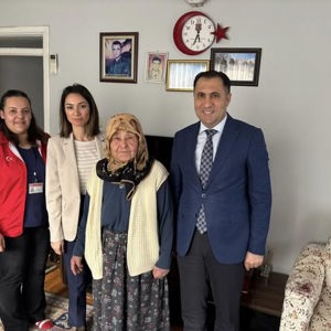 İl Müdürümüz İlkay Türkoğlu, 1992 yılında vatani görevini ifa ederken şehit düşen Mehmet Aydın’ın bizlere emaneti olan, Köşk ilçesinde yaşayan kıymetli annesi Elveda Annemizi ziyareti - fotoğraf 4