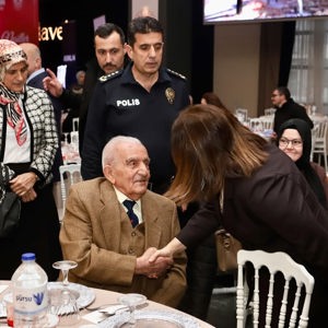 “Aileyle Güçlenen Nesiller” İftar Programı Geniş Katılımla Gerçekleşti - fotoğraf 7