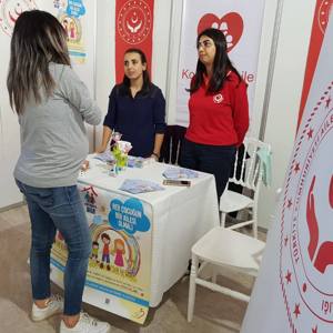 12. Hatay İnsan Kaynakları ve İstihdam Fuarında Koruyucu Aile Standı Açıldı. - fotoğraf 3