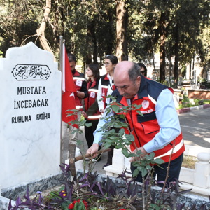 İl Müdürümüz Galip SÖKMEN Tarafından Şehit Kabri Ziyareti Gerçekleştirildi - fotoğraf 4