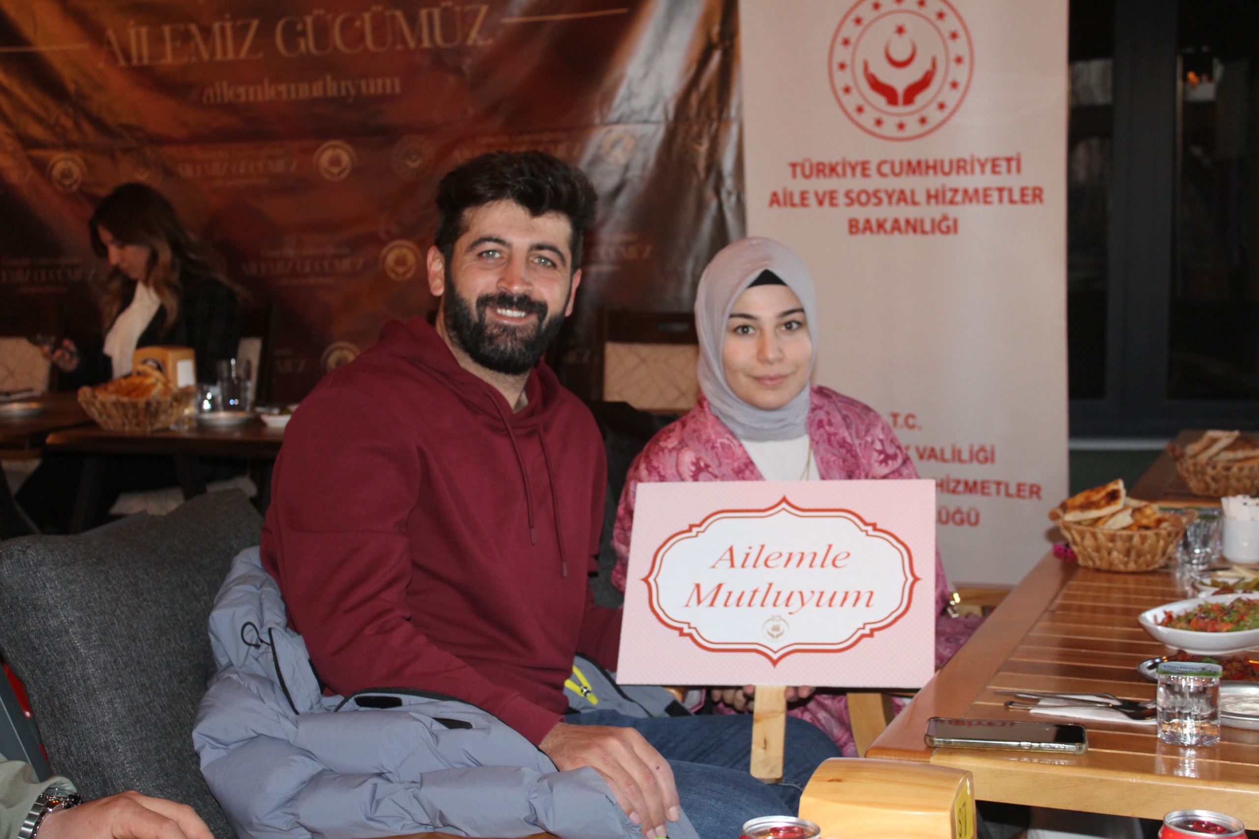 Aile ve Nüfus On Yılı Vizyonu Kapsamında Genç Çiftlere Yönelik İftar  Programı - fotoğraf 2