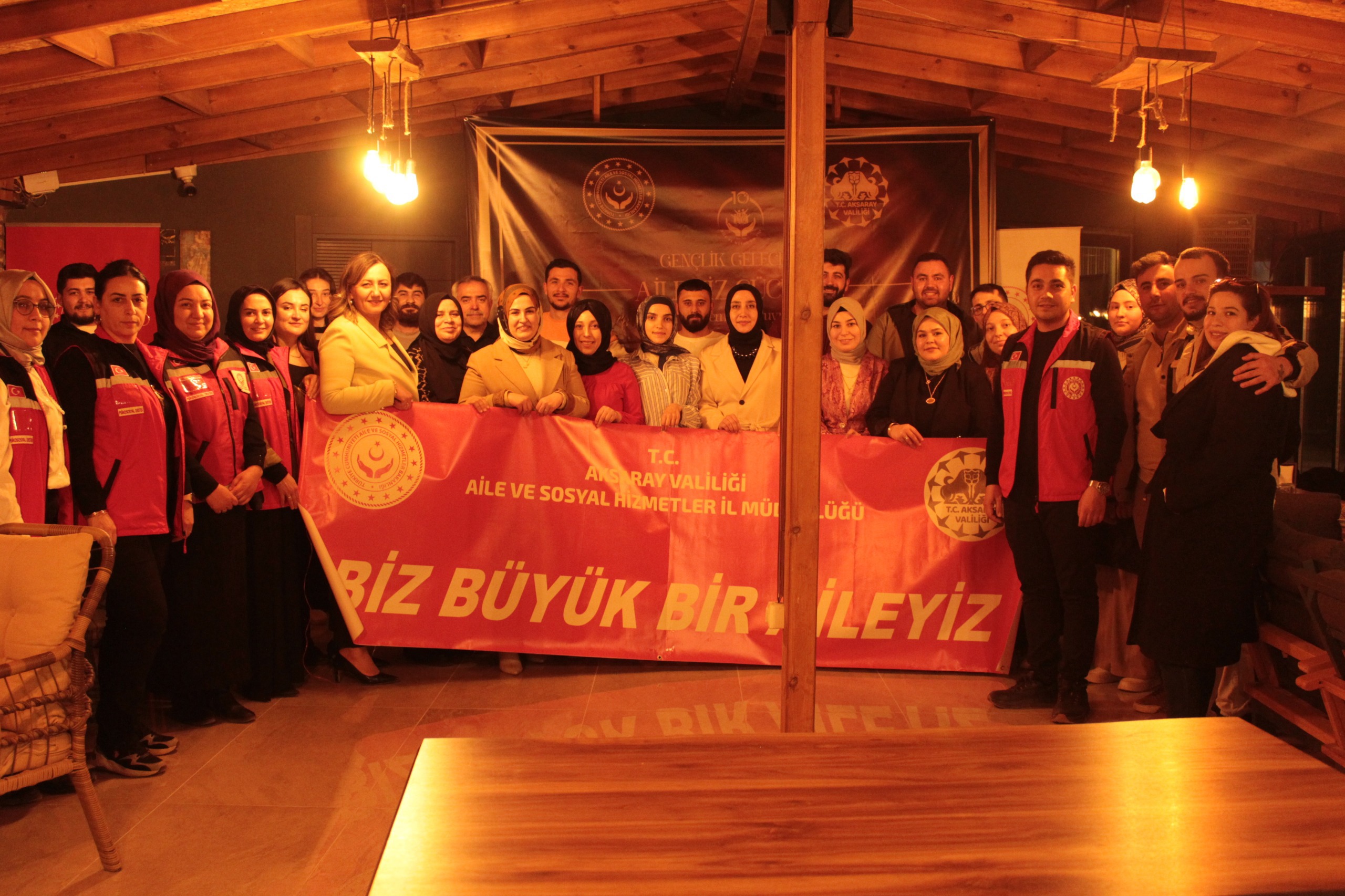 Aile ve Nüfus On Yılı Vizyonu Kapsamında Genç Çiftlere Yönelik İftar  Programı - fotoğraf 8
