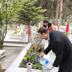 Ramazan Bayramı Öncesi Kocaeli’de Şehitlik Ziyaretleri Başlatıldı - fotoğraf 13