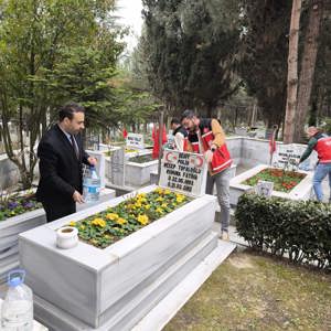 Ramazan Bayramı Öncesi Kocaeli’de Şehitlik Ziyaretleri Başlatıldı - fotoğraf 14