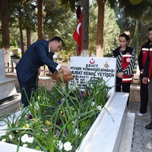 Bakanlığımız Tarafından 81 İlde Eş Zamanlı Olarak Gerçekleştirilen Şehitlik Ziyareti Programı - fotoğraf 5