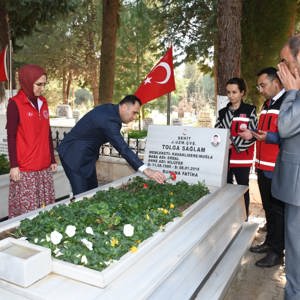 Bakanlığımız Tarafından 81 İlde Eş Zamanlı Olarak Gerçekleştirilen Şehitlik Ziyareti Programı - fotoğraf 7