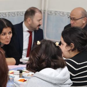 Karadeniz Ereğli Çocuk Koruma İlk Müdahale ve Değerlendirme Birimi  bünyesinde koruma ve bakım altında bulunan çocuklarımızla iftar programında bir araya gelindi. - fotoğraf 10