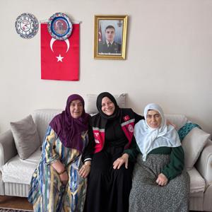 İl Müdürlüğümüze Bağlı Sosyal Hizmet Merkezlerimiz, Şehit Ailelerimizi ve Gazilerimizi Ziyaret Etmeye Devam Ediyor - fotoğraf 3