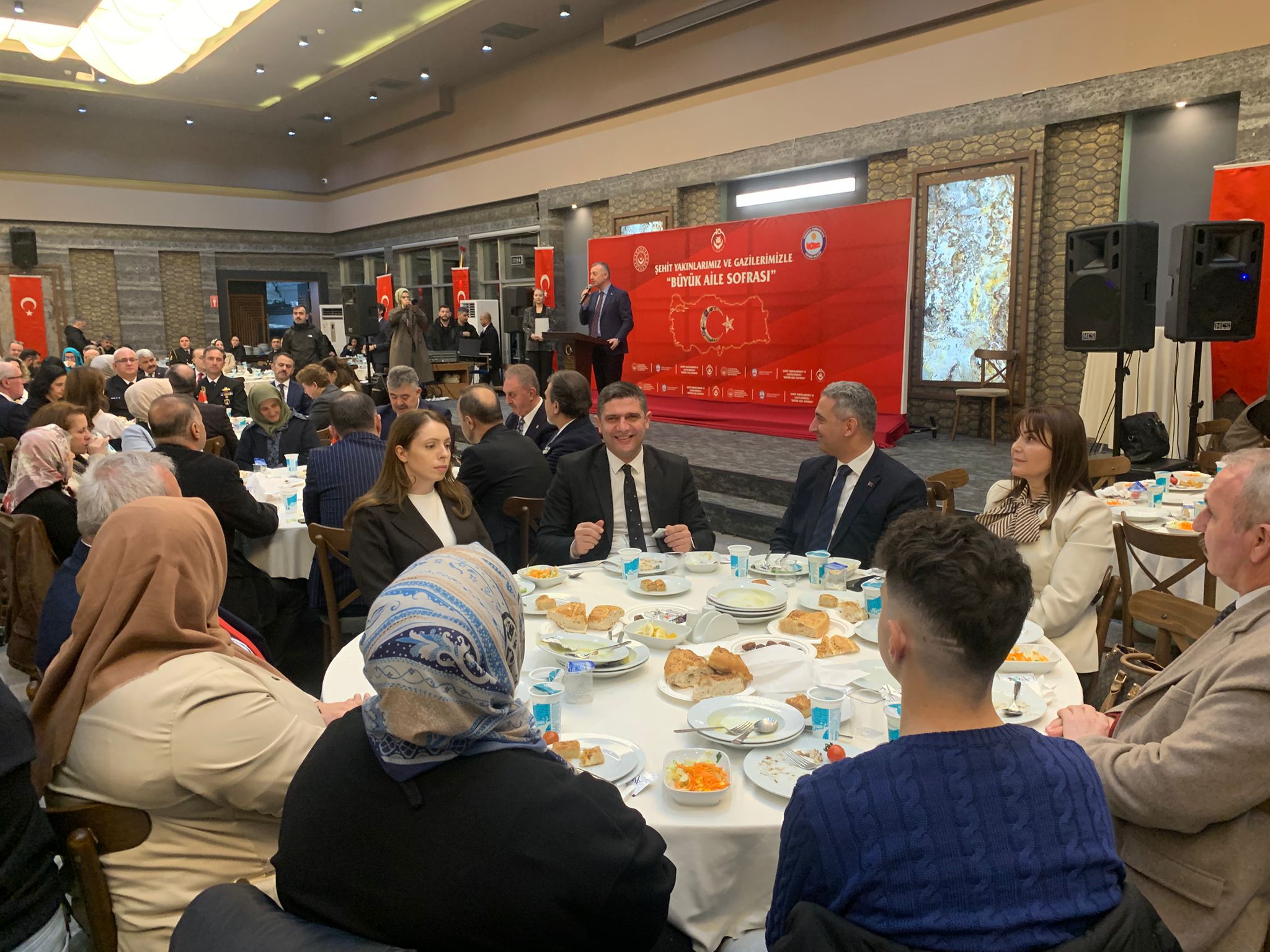 Ramazan’ın İlk İftarı Şehit ve Gazi Aileleriyle Aynı Sofrada Gerçekleştirildi