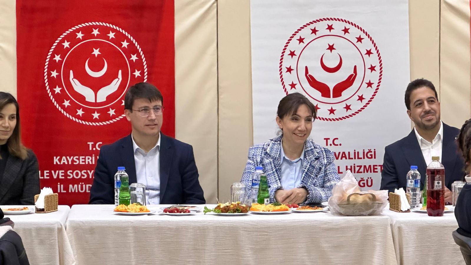 İl Müdürümüz Arzu Çıngır, Erciyes Çocuk Evleri Sitesi’nde Çocuklarla İftar Sofrasında Buluştu 🌙