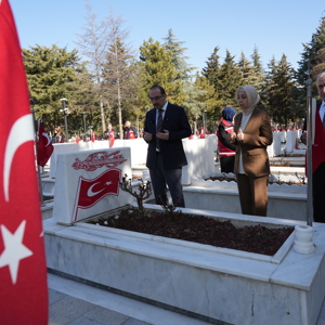 İl Müdürlüğümüz Bünyesinde Şehitliklere Anlamlı Ziyaret  - fotoğraf 3