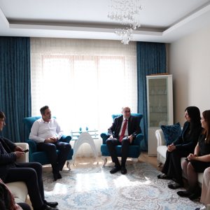 Koruyucu Aile Sümeyra–Faruk Yıldız Ailesine Bakanlık Ziyareti - fotoğraf 1