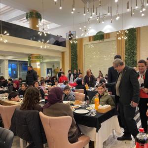 Samsun’da Ramazan’ın 15. Gününde Büyük Kardeşlik Sofraları Kuruldu - fotoğraf 13