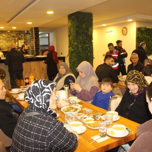 Samsun’da Ramazan’ın 15. Gününde Büyük Kardeşlik Sofraları Kuruldu - fotoğraf 38