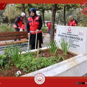 İl Müdürlüğümüz personelleri ve İl Müdür V. Ali ÇELİK tarafından Şehitlikte bakım ve onarım çalışması yapılmıştır. - fotoğraf 4