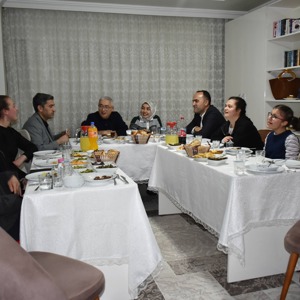 Umut Evi’nde Gönül Sofrası: İl Müdürümüz Faruk Uysal Çocuklarımızla Buluştu - fotoğraf 1