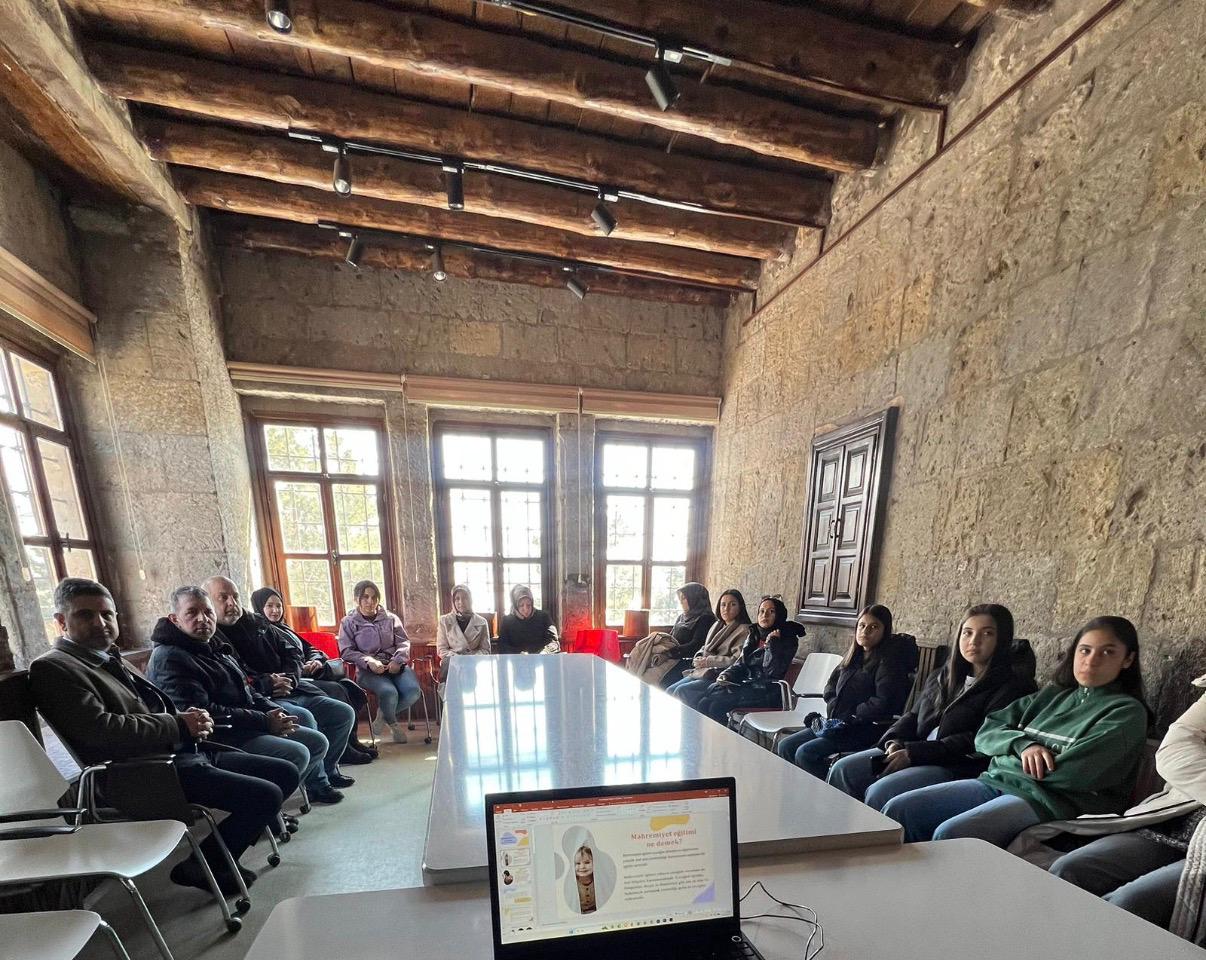  Bitlis Ailece Kitap Okuyor Projesi Kapsamında Mahremiyet Eğitimi
