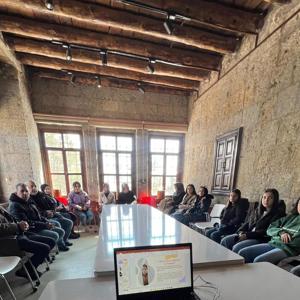  Bitlis Ailece Kitap Okuyor Projesi Kapsamında Mahremiyet Eğitimi - fotoğraf 1