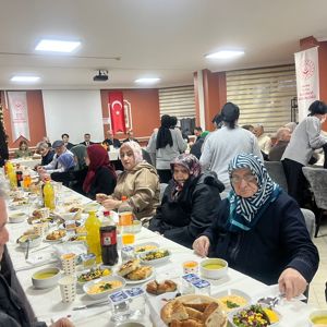 75. Yıl Bafra Huzurevi’nde Ramazan Bereketi: Büyüklerimizle İftar Sofrasında Buluşuldu - fotoğraf 3