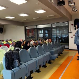 Kartepe’de Velilere Yönelik Kadına Şiddetle Mücadele Eğitimi Gerçekleştirildi - fotoğraf 2