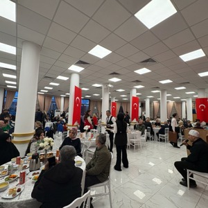 Kaymakamlıklarımızın Ev Sahipliğinde “Büyük Aile Sofraları” İftar Programı Düzenlendi - fotoğraf 2