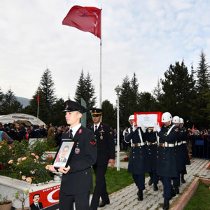 Şehit J.Uzm.Çvş. Recep ÖZMEN Törenle Defnedildi - fotoğraf 1