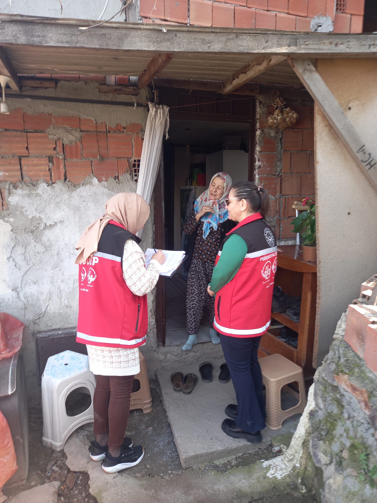 Ramazan Ayında Hane Ziyaretleri Devam Ediyor: Paylaşma ve Dayanışma Ruhuyla Birlikteyiz