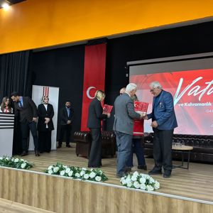 "Vatan ve Kahramanlık Buluşmaları" Başiskele SHM ve Birikim Koleji'nde Gazilerle Öğrencileri Buluşturdu - fotoğraf 1