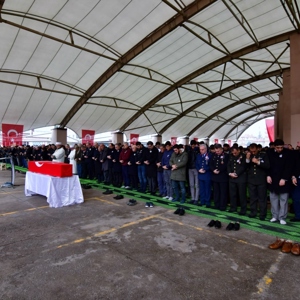 Şehit J.Uzm.Çvş. Recep ÖZMEN Törenle Defnedildi - fotoğraf 6