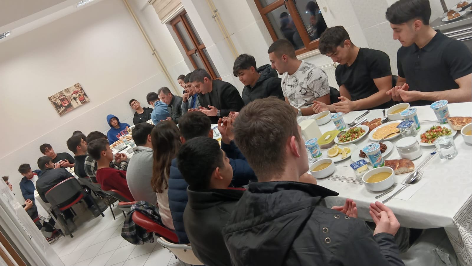 İl Müdürümüz Kamil TÜYLÜOĞLU ve Yardımcıları Gölcük Çocuk Evleri Sitemizde Çocuklarla İftarda Buluştu