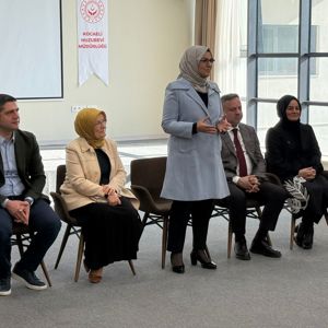 Kocaeli Huzurevi, 8 Mart Dünya Kadınlar Günü’nde Milletvekilimiz Radiye Sezer Katırcıoğlu’nu Ağırladı - fotoğraf 3