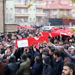 Şehit J.Uzm.Çvş. Recep ÖZMEN Törenle Defnedildi - fotoğraf 12