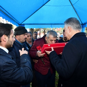 Şehit J.Uzm.Çvş. Recep ÖZMEN Törenle Defnedildi - fotoğraf 22