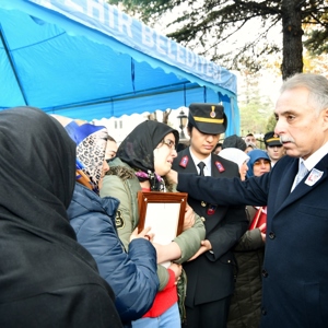 Şehit J.Uzm.Çvş. Recep ÖZMEN Törenle Defnedildi - fotoğraf 25