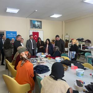 Bakanlık Başkanları Zeynep KILIÇ ve Ali ÜSTÜNYER, Kocaeli Sosyal Dayanışma Merkezini Ziyaret Etti - fotoğraf 2