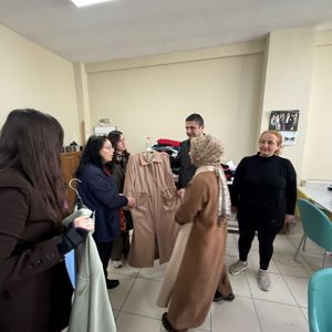 Bakanlık Başkanları Zeynep KILIÇ ve Ali ÜSTÜNYER, Kocaeli Sosyal Dayanışma Merkezini Ziyaret Etti - fotoğraf 1