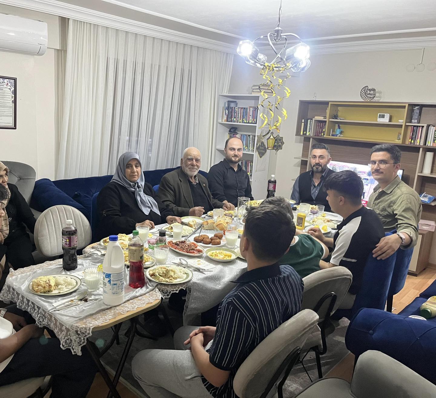 Yunusemre’de Şehit Ailesi ve Çocuklar Gönül Sofrasında Buluştu