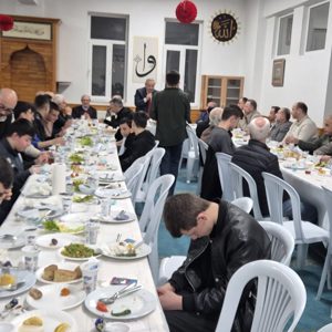 Engelleri Kur’an ile Aşan Yavrularımızın Umre Heyecanına Ortak Olduk - fotoğraf 3