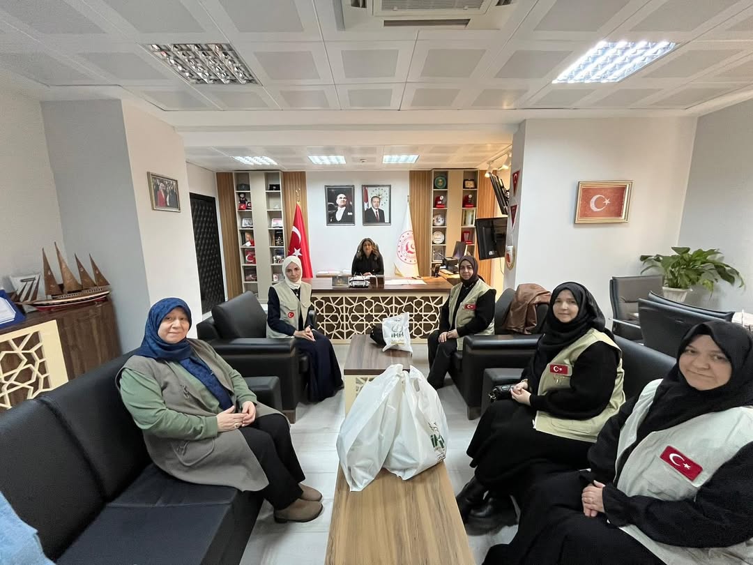 İl Müdürümüz Sayın Emine BÖÇKÜN, İHH Kadın Kolları Başkanı Sayın Asuman DAHARLI ve Beraberindeki Heyeti Makamında Kabul Etti