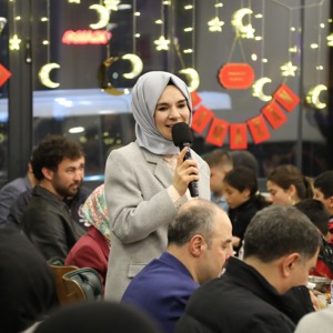 Aile ve Sosyal Hizmetler Bakanımız Göktaş, devlet korumasındaki çocuklarla iftarda bir araya geldi - fotoğraf 1