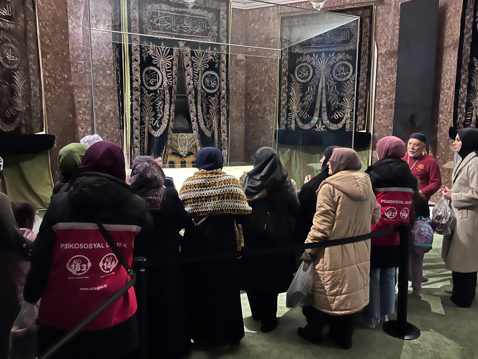 Ramazan Ayının Manevi İkliminde, Kahraman Gazilerimiz ve Değerli Şehit Ailelerimizle Birlikte Camii ve Türbe ziyareti Gerçekleştirildi