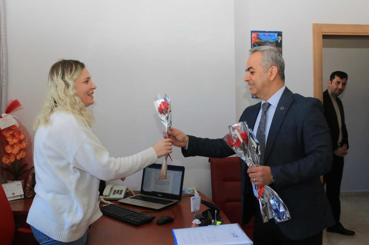 İl Müdürümüz Ömer Faruk ERGÜN "8 Mart Dünya Kadınlar Günü" Münasebetiyle kadın personelimiz ve kadın hizmet alanlarımızı ziyaret etti.