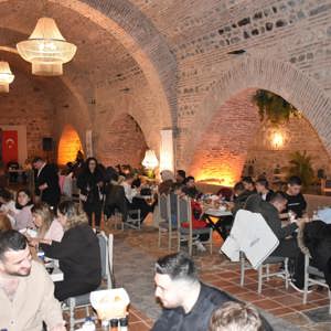 Tarihin Gölgesinde, Maneviyatın Huzurunda Bir Aradayız - fotoğraf 2