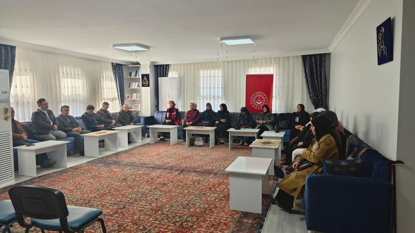 Turgutlu’da Kadir Gecesi’nin Maneviyatı Şehit Aileleriyle Paylaşıldı