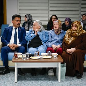 Valimiz Dr. Ahmet Hamdi Usta ve İl Müdürümüz Arif Laçin Çınarlarımızla İftar Sofrasında Bir Araya Geldi - fotoğraf 12